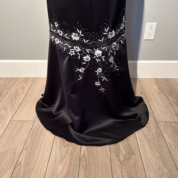 Gala/prom evening gown - Picture 2 of 4
